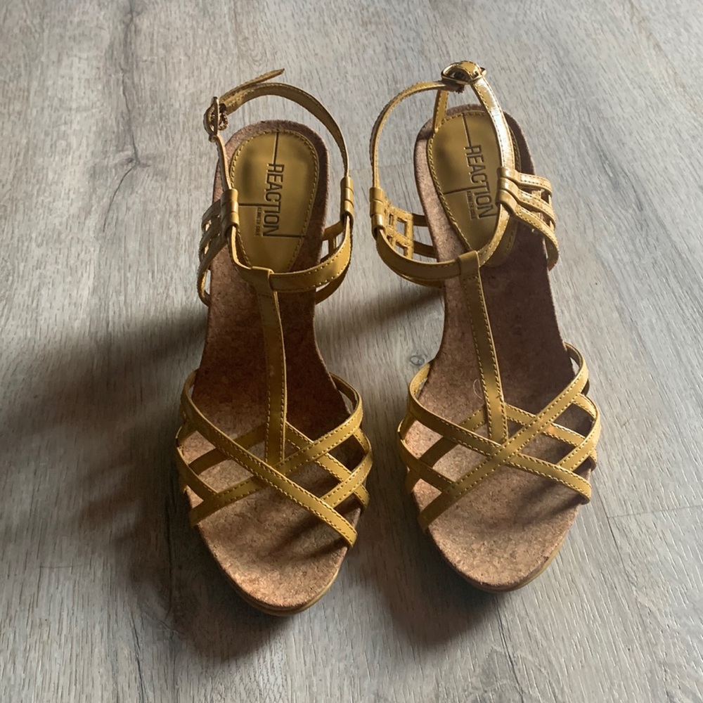 Kenneth Cole Reaction heeled sandal